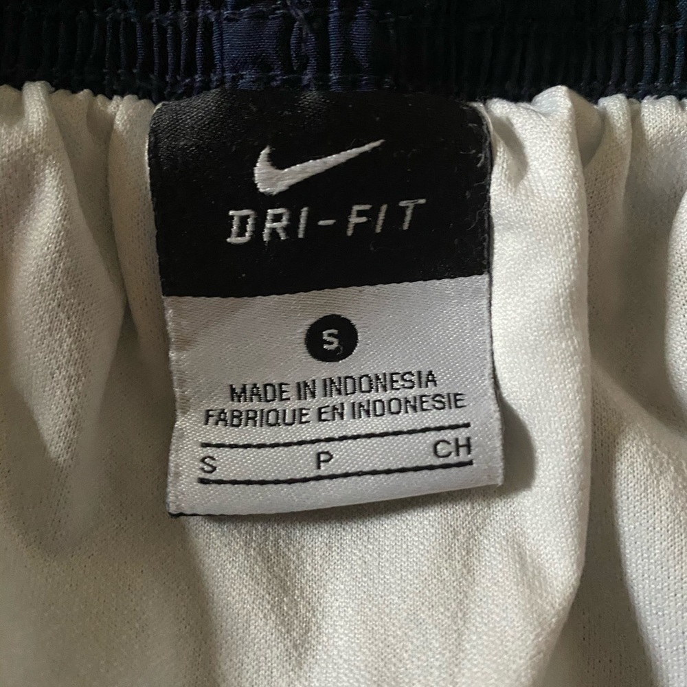 Auburn NIKE DRI FIT shorts SMALL EUC - Picture 2 of 3